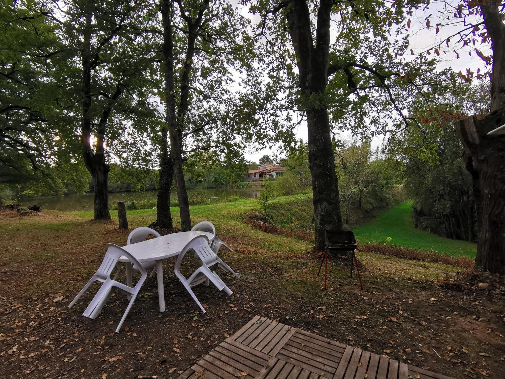 Camping De La Chagnee Saint-Aubin-le-Cloud Room photo